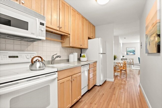 Building Photo - 410 Langley Rd