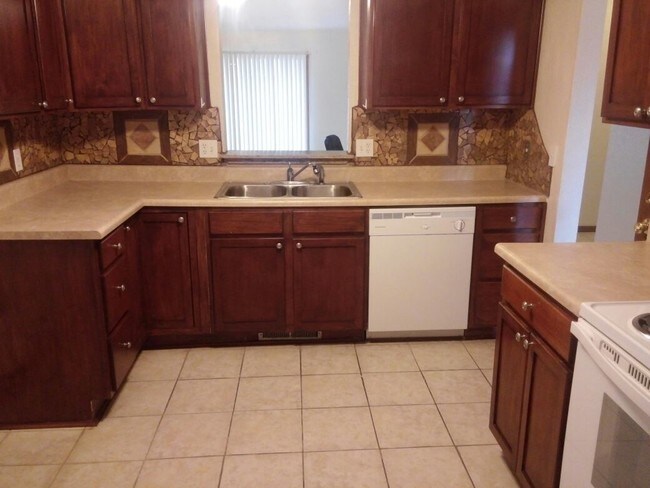 Building Photo - 3 br, 2 bath House - 1011 Royal Lane