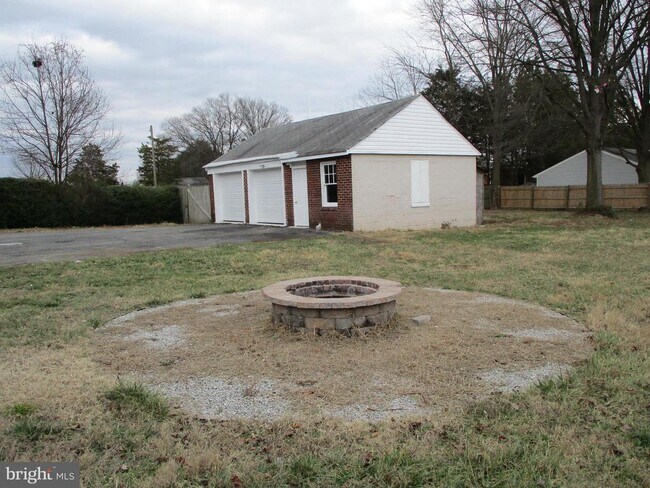 Building Photo - 5945 Franconia Rd