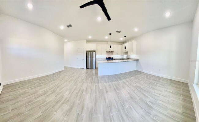 Building Photo - 10008 Massey St