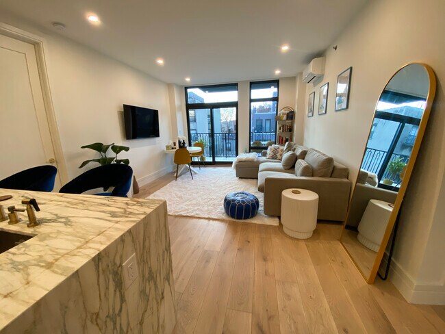 Foto del edificio - 114 Lexington Ave
