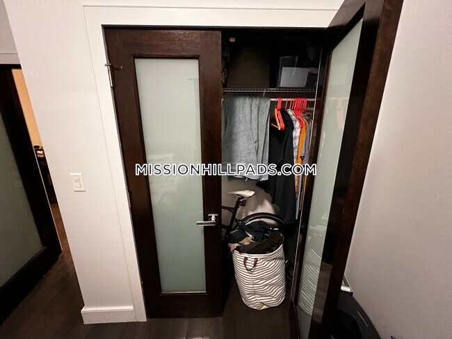 Building Photo - 25 Worthington Dr