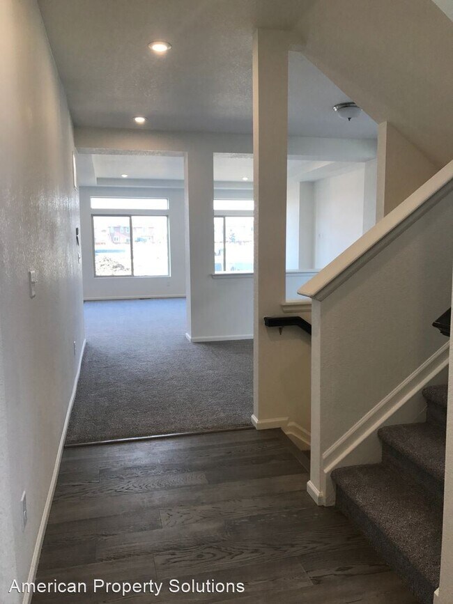 Building Photo - 3 br, 2.5 bath House - 10179 Yampa St. Reu...