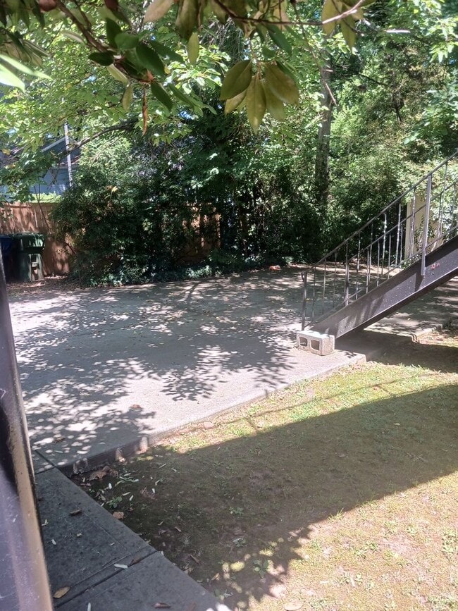 Foto del edificio - 996 Amsterdam Ave NE