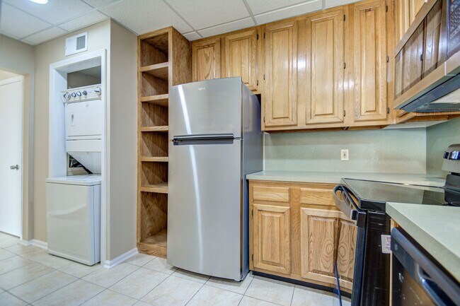 Foto del edificio - Updated Two Bed / One Bathroom Near Medica...