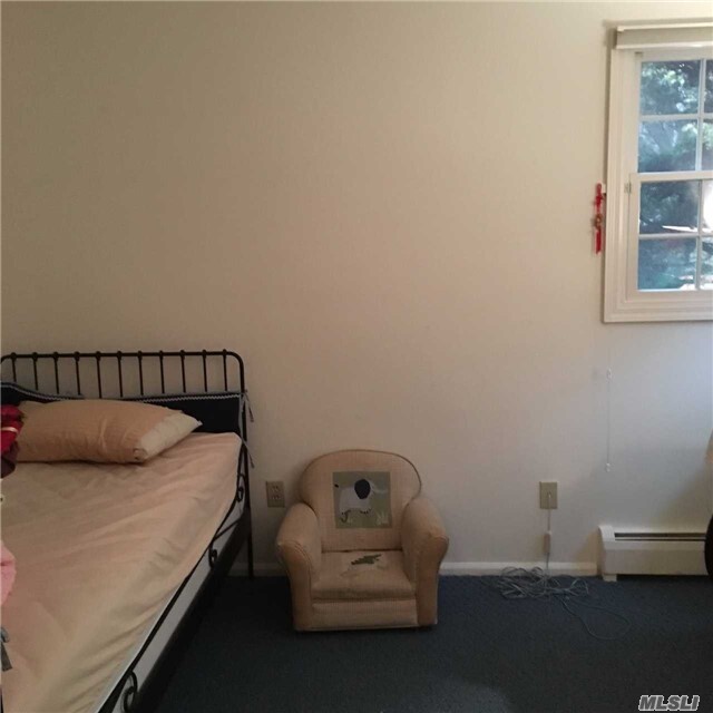 Primary Photo - 19 Woodvale Dr