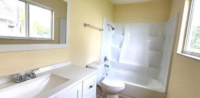 Building Photo - 3433 NW 44th St