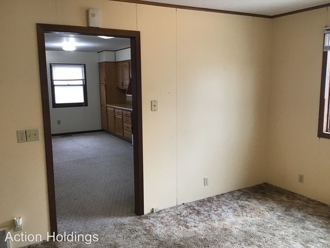 Building Photo - 3 br, 1 bath House - 1011 Main St