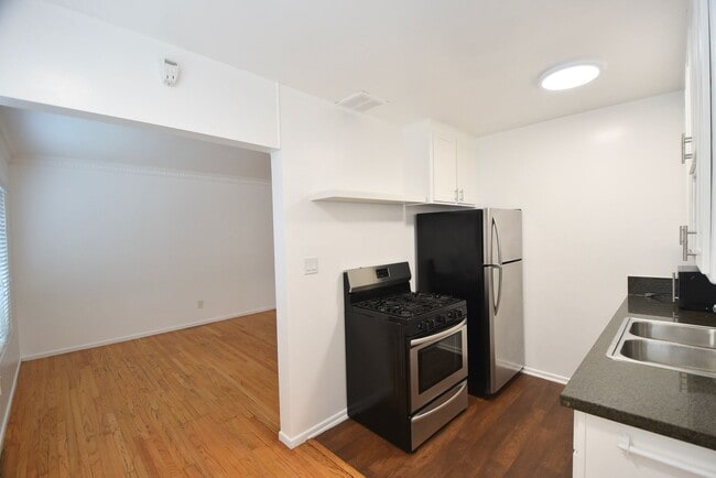Building Photo - 1422 Gordon St