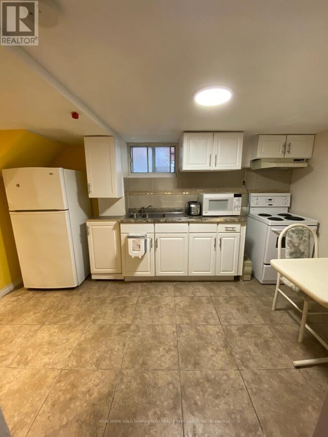 Photo du bâtiment - 2518 Lake Shore Blvd W