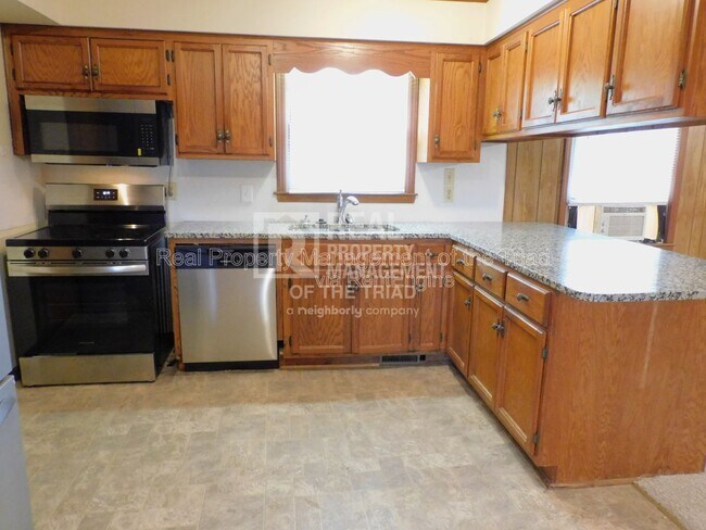 Foto del edificio - 8521 Richardsonwood Rd