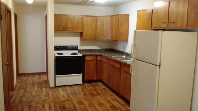 Kitchen - 1563 Wildwood Rd