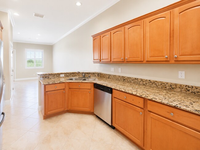 Foto del edificio - 8361 Miramar Way