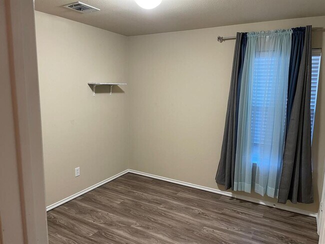 Building Photo - 3105 Emory Oak Way