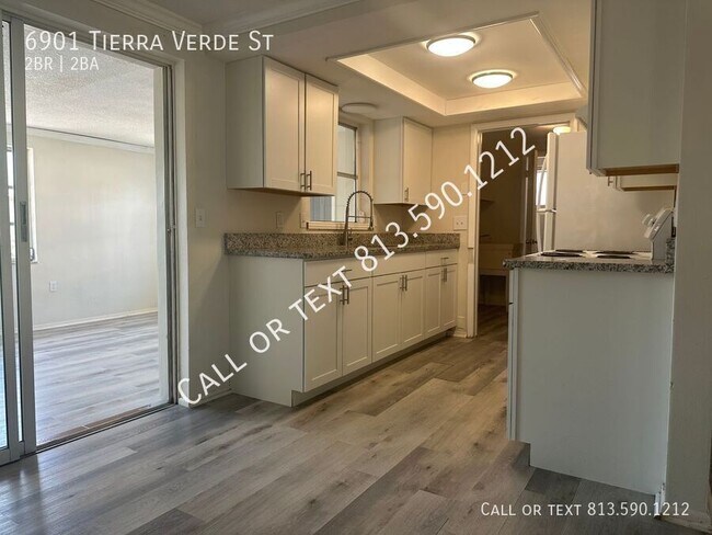 Building Photo - 6901 Tierra Verde St