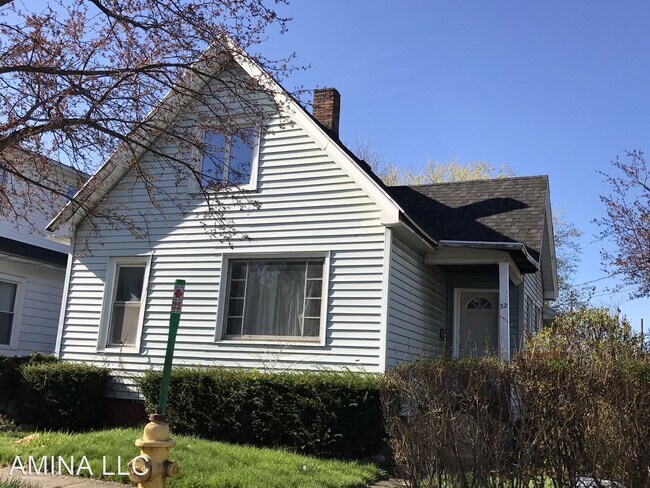 Building Photo - 4 br, 1 bath House - 32 Van Stallen St