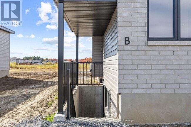 Building Photo - 248 Bourdeau Blvd