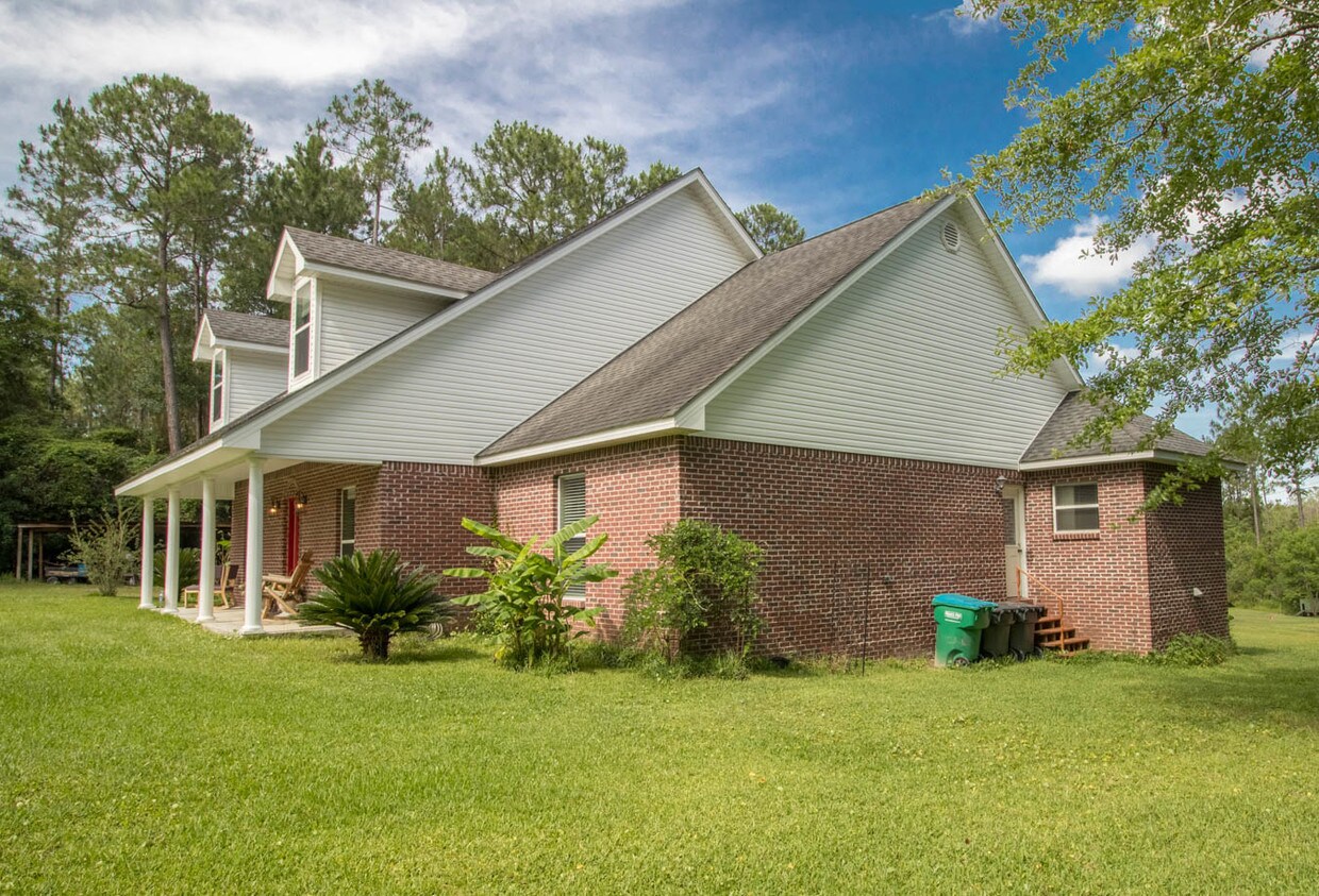 15218 Dobson Rd, Biloxi, MS 39532 House Rental in Biloxi, MS