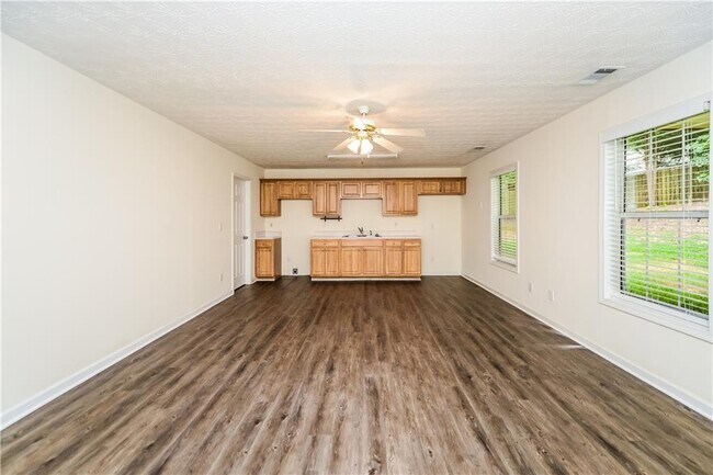 Foto del edificio - 805 Lewis Ridge Cir