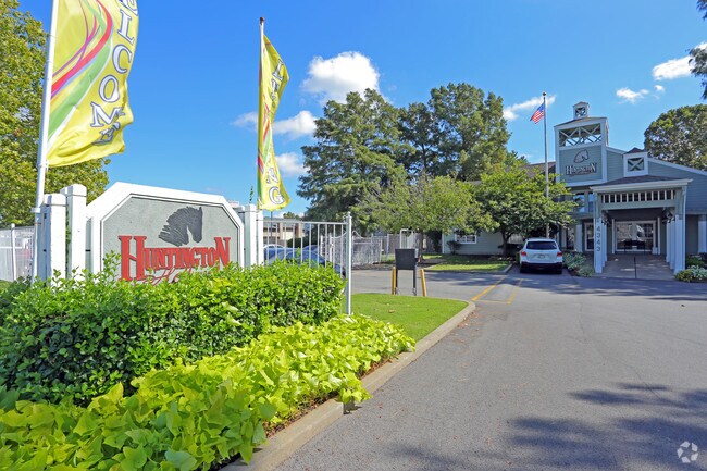 Building Photo - Huntington Hollow Apartments