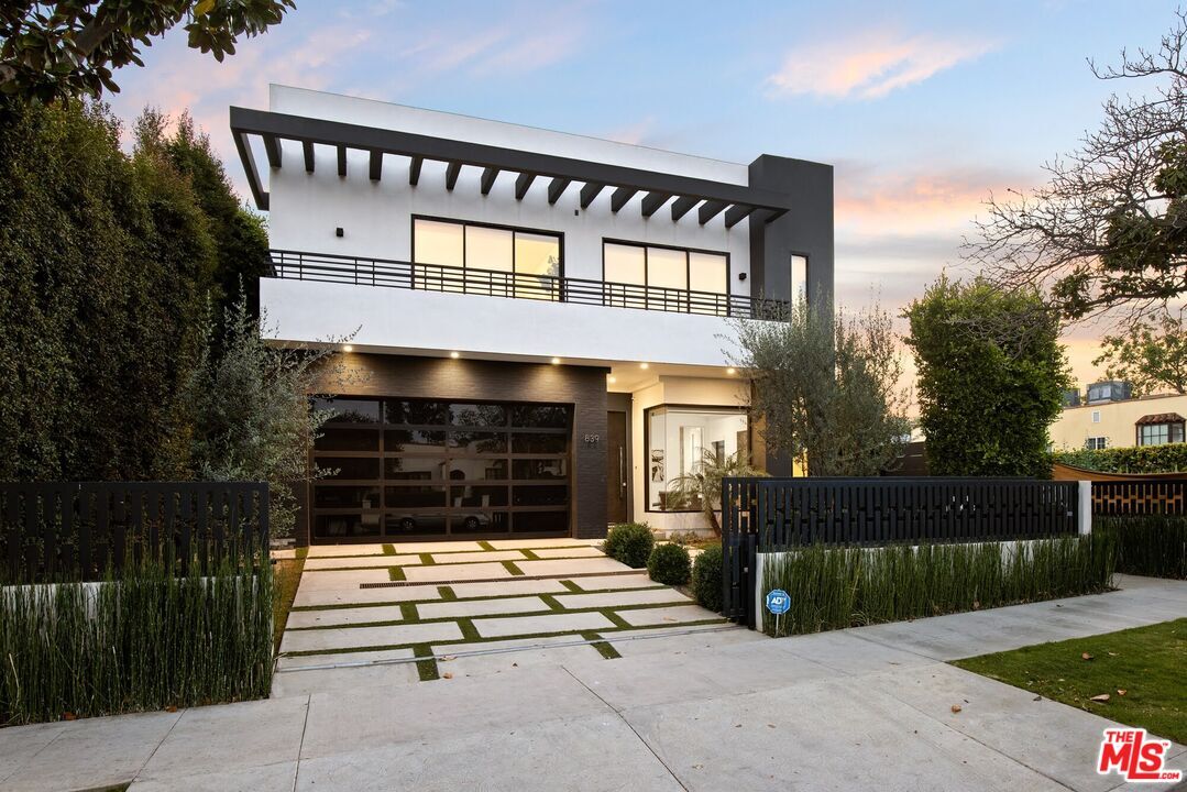 Foto principal - 839 N Gardner St