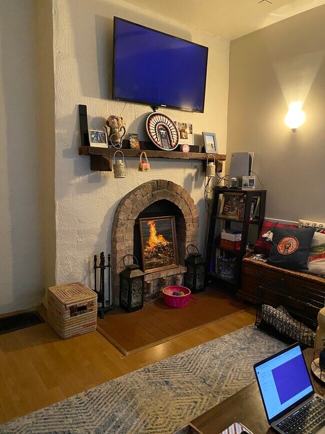 Foto del edificio - 2627 N Mildred Ave