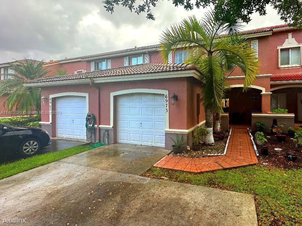 Foto principal - 3 br, 2.5 bath Townhome - West Kendall Lak...