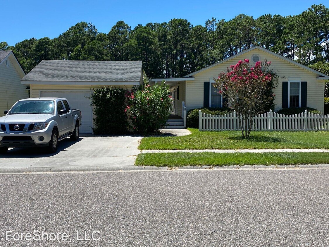 Primary Photo - 3 br, 2 bath House - 17 Sawmill Forest Drive
