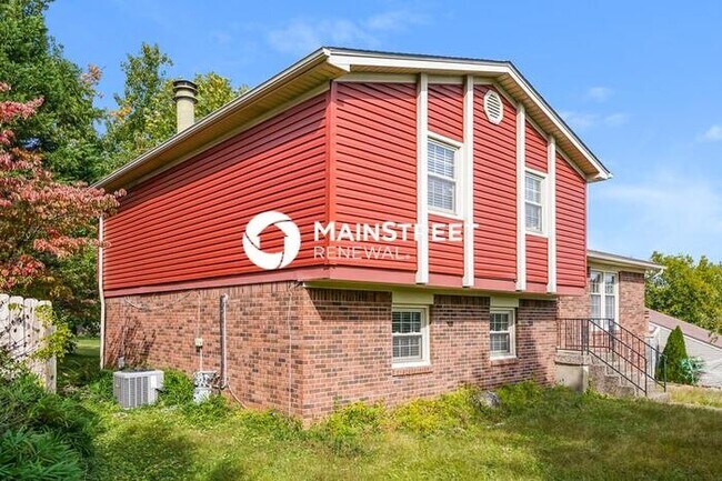 Building Photo - 4 Bedroom Pet-Friendly Home in Louisville,...