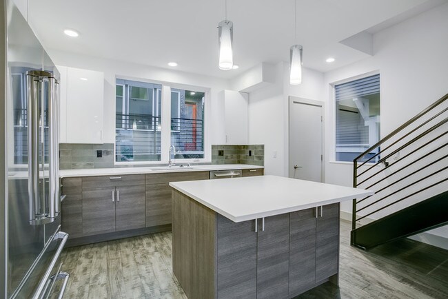 Foto del edificio - 2358 Franklin Ave E