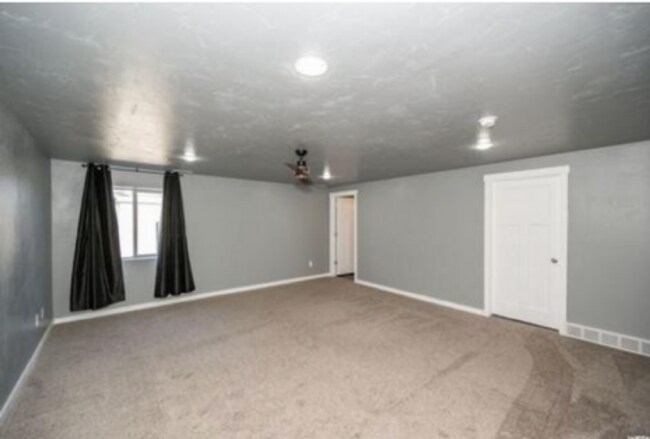 Foto del edificio - 14468 S Edgemere Dr
