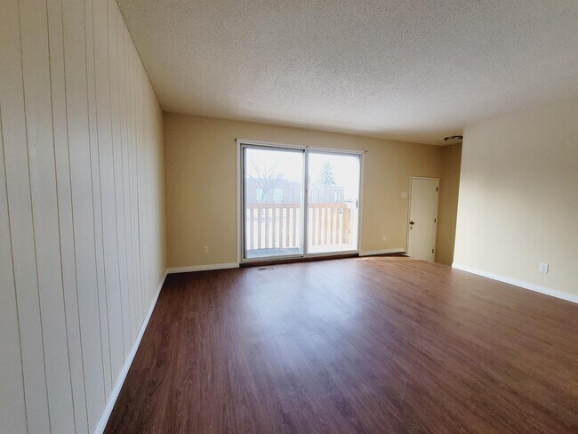 Photo du bâtiment - 10531-10154 154 St