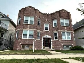 Building Photo - 4048 N Kilbourn Ave