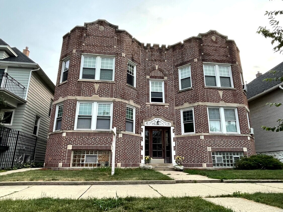 Foto principal - 4048 N Kilbourn Ave