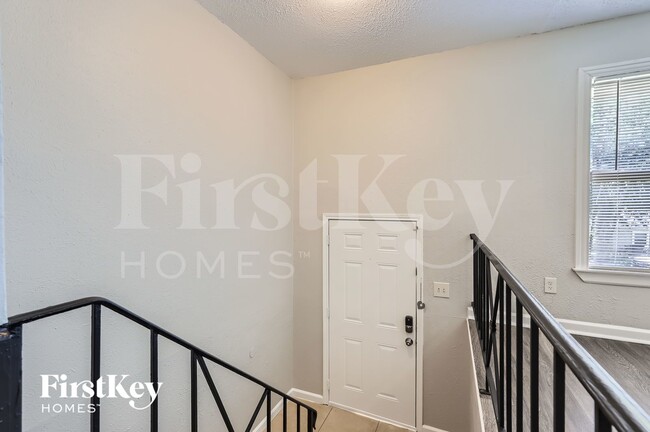 Foto del edificio - 917 Montclair Dr