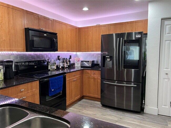 Foto del edificio - 8900 NW 107th Ct