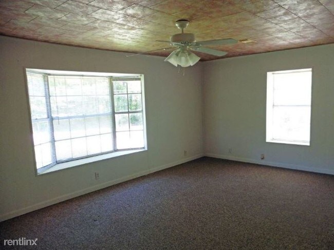 Building Photo - 2 br, 1.5 bath House - 116 Beechridge