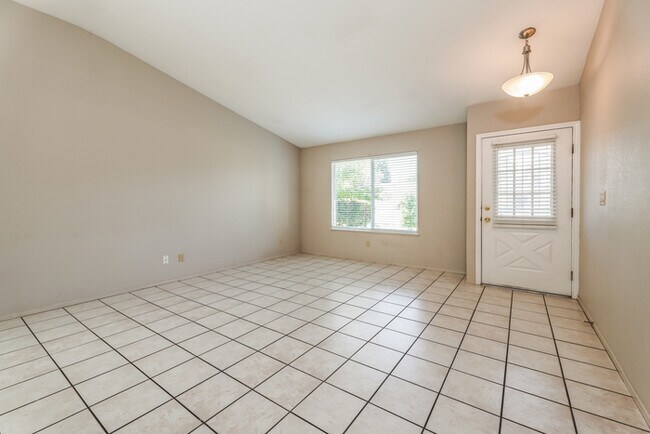 Foto del edificio - 7654 Zephyr Hills Way