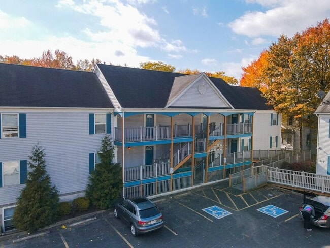 Building Photo - 377 Cross St