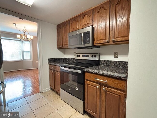 Building Photo - 12700 Inverness Way