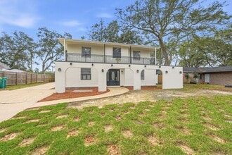 Building Photo - 120 Dyer St