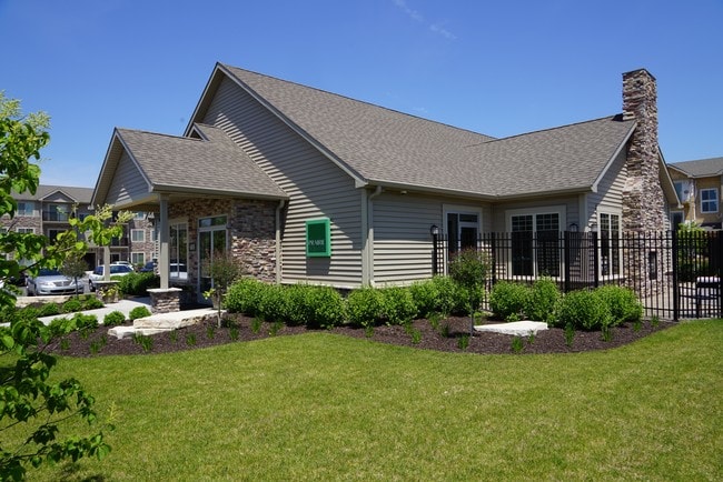 Building Photo - Prairie Square Rentals