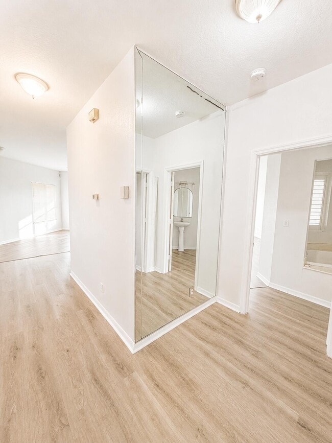 Foto del edificio - 9833 Perfect Dr