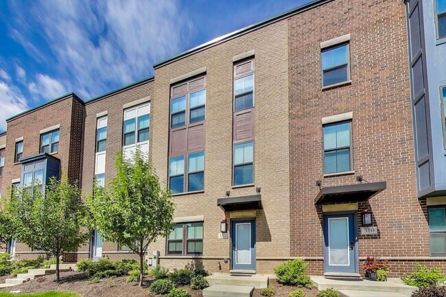 Building Photo - 312 S Elm St