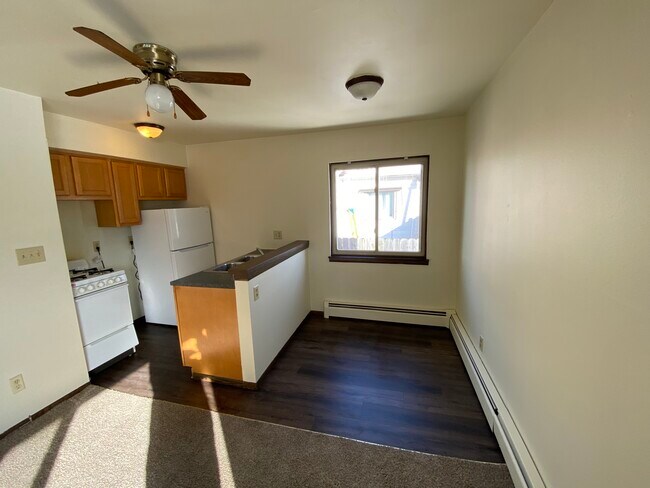 Kitchen - 2111 S 60th St