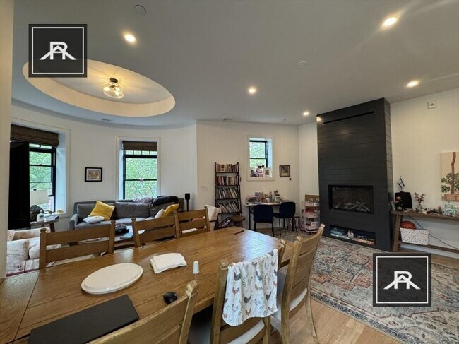 Foto del edificio - 3 bedroom in Brookline MA 02445