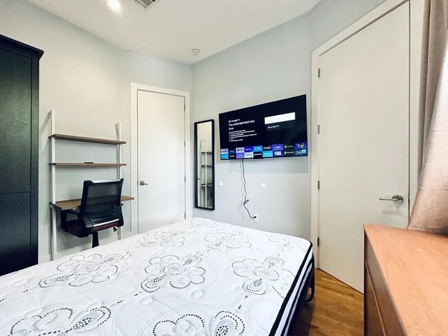 Photo - Furnished room/NOT APARTMENT