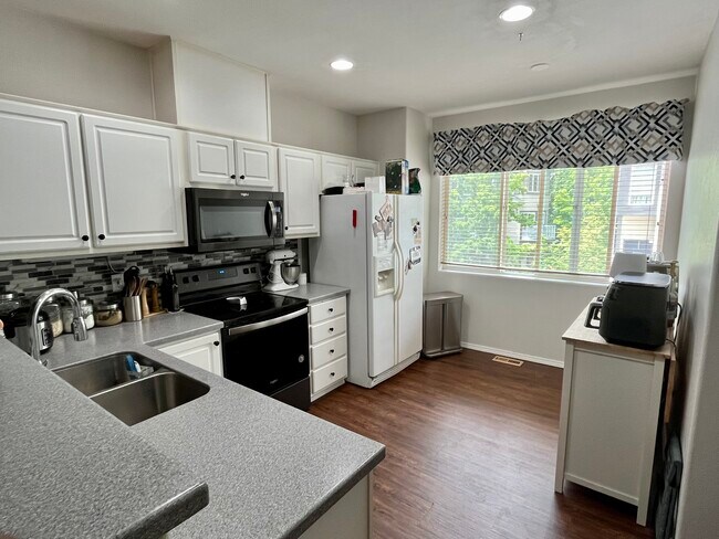 Cocina - 13940 SW Scholls Ferry Rd