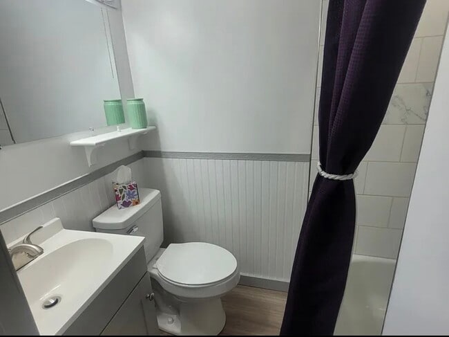 Building Photo - 5218 W Bel Air St