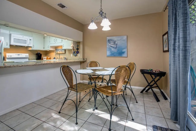 Photo - 242 Lake Ella Dr Townhome